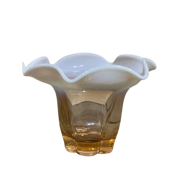 Set of 2 beautiful tea light glass candle flower holders. Light Pink. - Picture 4 of 5